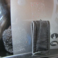 Liima on tarrojen repimisen jälkeen todella luja ja karkea