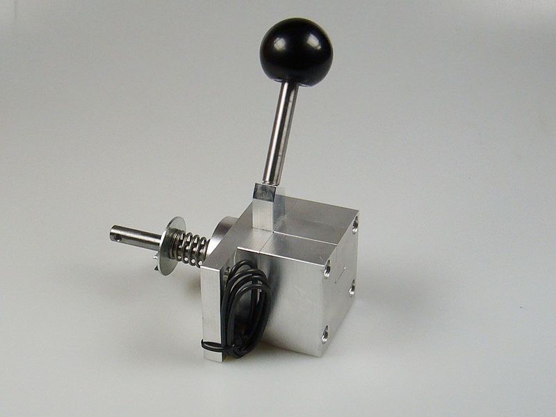 Tiedosto:Mekaaninen solenoidi 4 loviset.jpg